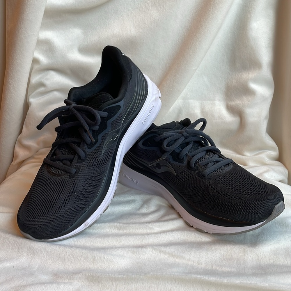 Saucony Ride 14 Running Shoe size 9.5 women